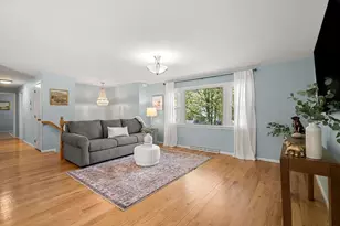 35 Freeport Dr, Burlington, MA 01803 - Photo 11