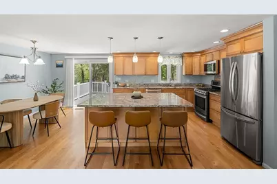 35 Freeport Dr, Burlington, MA 01803 - Photo 3