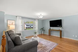 35 Freeport Dr, Burlington, MA 01803 - Photo 13