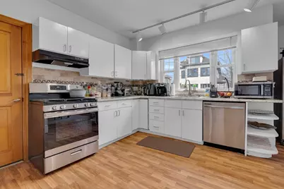 64 Commonwealth Rd, Watertown, MA 02472 - Photo 3