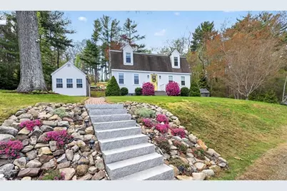 60 Oakleaf Dr, Marshfield, MA 02050 - Photo 1