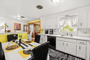 273 W Chestnut St, Brockton, MA 02301 - Photo 7