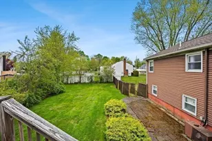 273 W Chestnut St, Brockton, MA 02301 - Photo 23