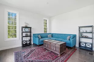 60 Chamberlain St, Hopkinton, MA 01748 - Photo 9