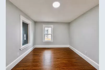 27 Loring St, Springfield, MA 01105 - Photo 3