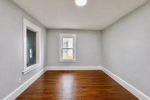 27 Loring St, Springfield, MA 01105 - Photo 3