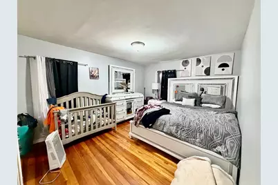 27 Loring St, Springfield, MA 01105 - Photo 9