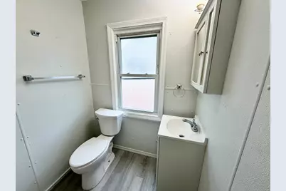 27 Loring St, Springfield, MA 01105 - Photo 7
