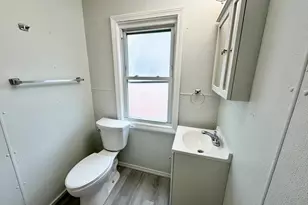 27 Loring St, Springfield, MA 01105 - Photo 7