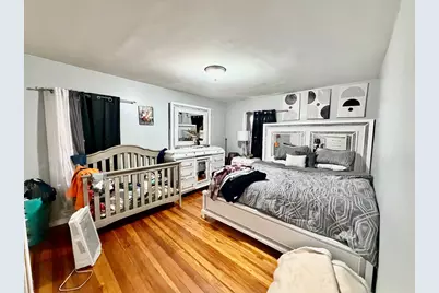 27 Loring St, Springfield, MA 01105 - Photo 9