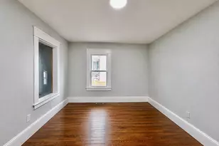 27 Loring St, Springfield, MA 01105 - Photo 3