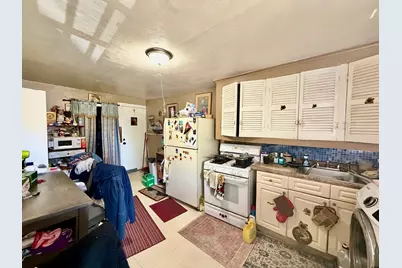 27 Loring St, Springfield, MA 01105 - Photo 23