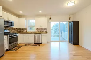 7 Gorham St, Chelmsford, MA 01824 - Photo 3