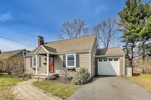 22 Irving St, Reading, MA 01867 - Photo 1