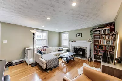 22 Irving St, Reading, MA 01867 - Photo 5