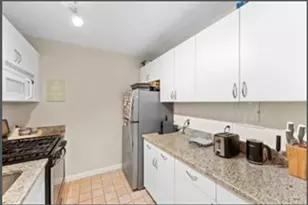 33 Pond Ave, Brookline, MA 02445 - Photo 11