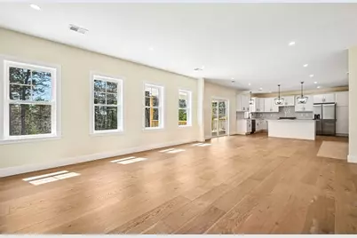 33 Seabiscuit Dr, Plymouth, MA 02360 - Photo 3