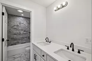 33 Seabiscuit Dr, Plymouth, MA 02360 - Photo 11