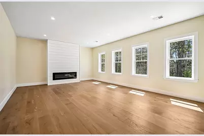 33 Seabiscuit Dr, Plymouth, MA 02360 - Photo 3