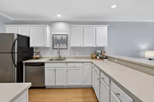 974 Main St, Wakefield, MA 01880 - Photo 3