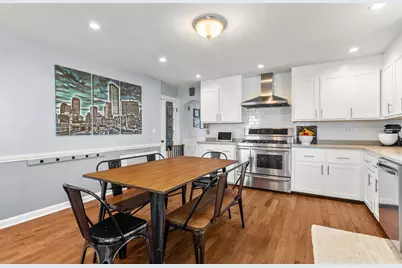 28 Riverside Sq, Boston, MA 02136 - Photo 11