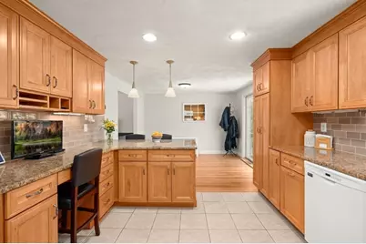 26 Hillview Rd, North Reading, MA 01864 - Photo 5