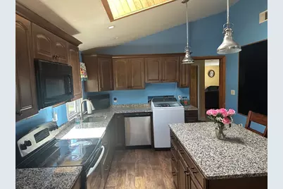 20 Keddy St, Springfield, MA 01109 - Photo 7