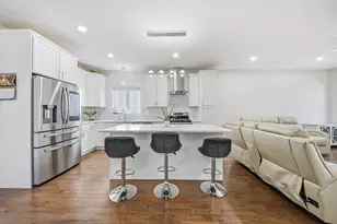 16 Grizzly Ln, Milford, MA 01757 - Photo 5