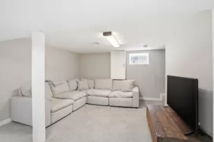 11 Sherbrook St, Boston, MA 02132 - Photo 23