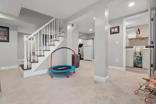 18 Crosstown Ave, Boston, MA 02132 - Photo 15