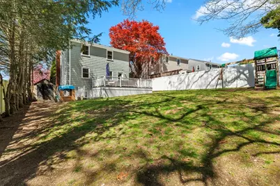 18 Crosstown Ave, Boston, MA 02132 - Photo 19