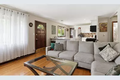 310 W Allen Ridge Rd, Springfield, MA 01118 - Photo 5