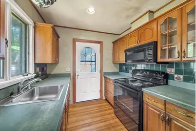 72 Marked Tree Rd, Needham, MA 02492 - Photo 3