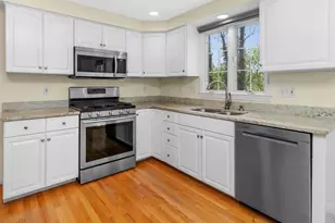 28 Blossom St, Waltham, MA 02451 - Photo 3
