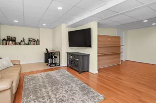 28 Blossom St, Waltham, MA 02451 - Photo 25