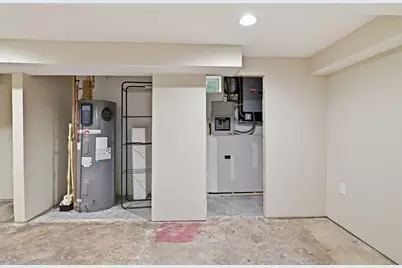 111 Methuen St., Springfield, MA 01119 - Photo 31