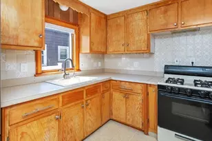 49 Hollace St, Waltham, MA 02453 - Photo 5