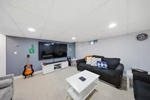 10 Gloucester St, Methuen, MA 01844 - Photo 11