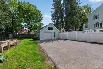 7 East Greenwood St, Amesbury, MA 01913 - Photo 9