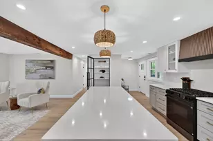 8 Topeka Rd, Chelmsford, MA 01824 - Photo 7