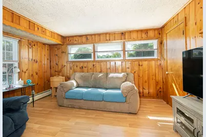 70 Trinity Ave, Worcester, MA 01605 - Photo 9