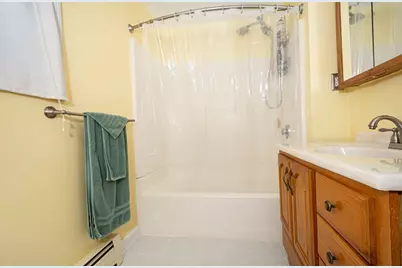 70 Trinity Ave, Worcester, MA 01605 - Photo 17
