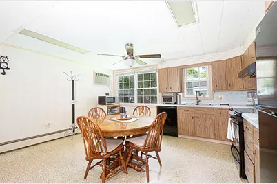 70 Trinity Ave, Worcester, MA 01605 - Photo 11