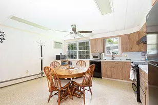 70 Trinity Ave, Worcester, MA 01605 - Photo 11