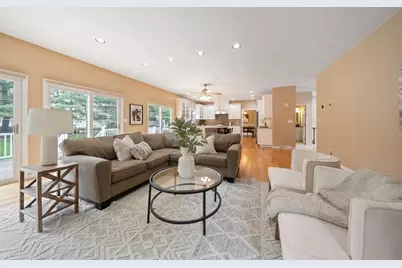 5 Dublin Cir, Burlington, MA 01803 - Photo 7