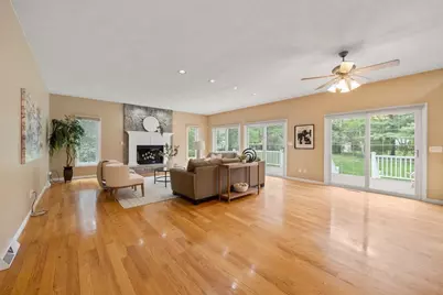 5 Dublin Cir, Burlington, MA 01803 - Photo 9