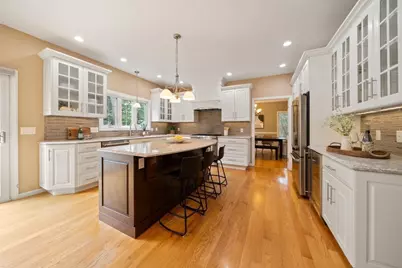 5 Dublin Cir, Burlington, MA 01803 - Photo 3