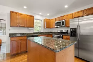 39 Brewster Rd, Stoughton, MA 02072 - Photo 9