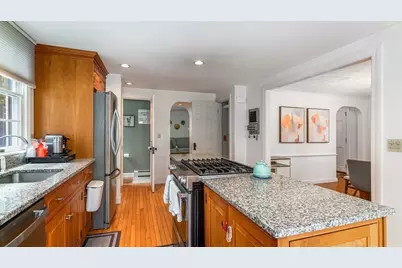 51 Lynn Fells Pkwy, Melrose, MA 02176 - Photo 11