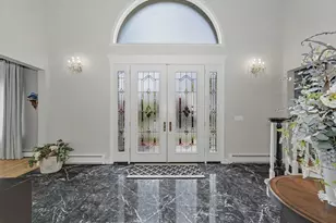 29 Hammersmith Dr, Saugus, MA 01906 - Photo 3